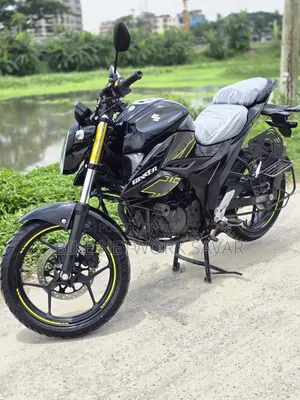 নতুন সুজুকি জিক্সার ২০২৬ কালো