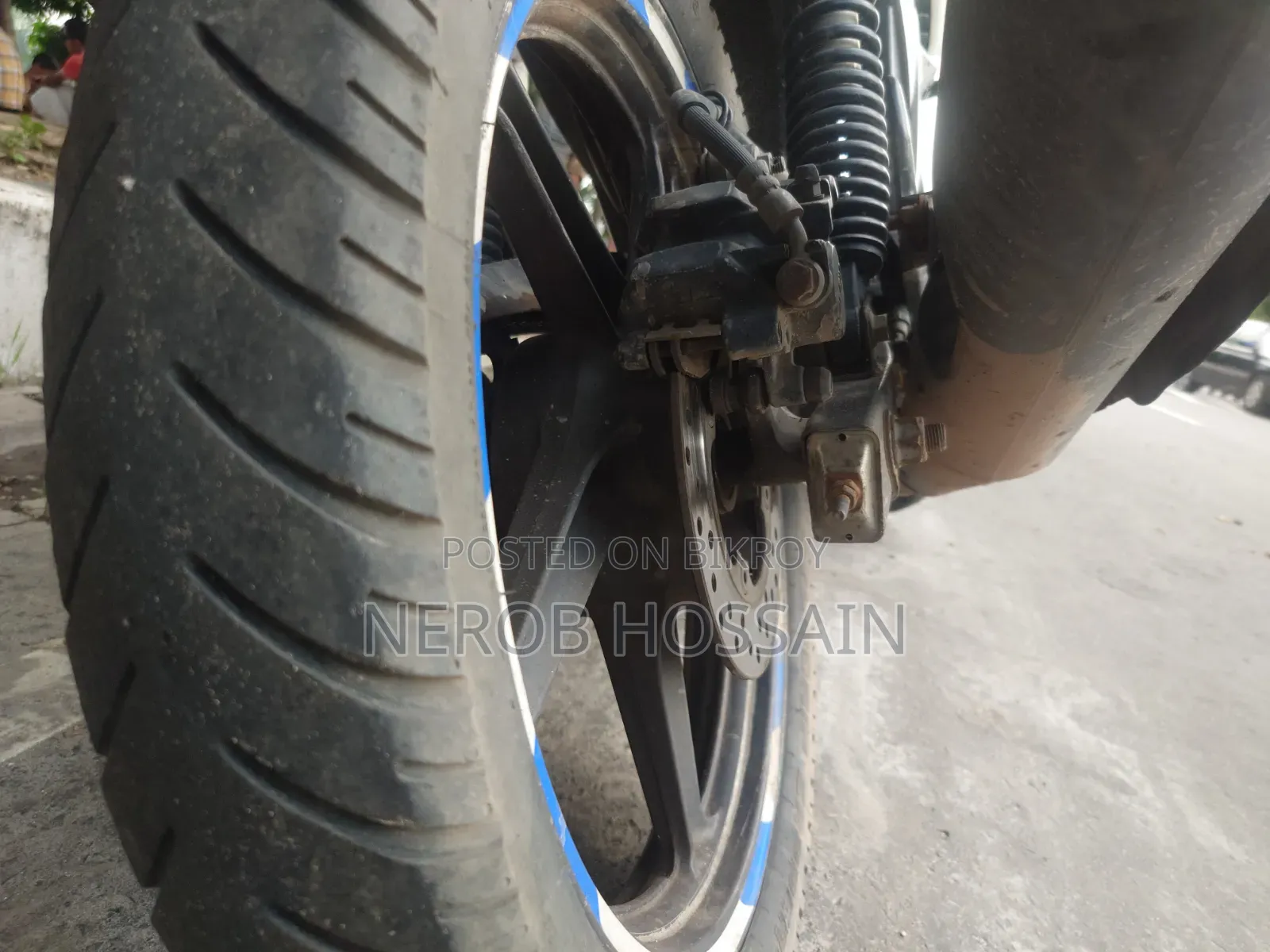 হিরো হাঙ্ক ২০১৭ সাদা
