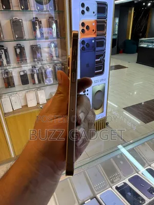 অ্যাপল আইফোন ১৬ প্রো ম্যাক্স ২৫৬ জিবি গোল্ড
