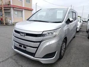 টয়োটা নোয়া ২০২১ সিলভার