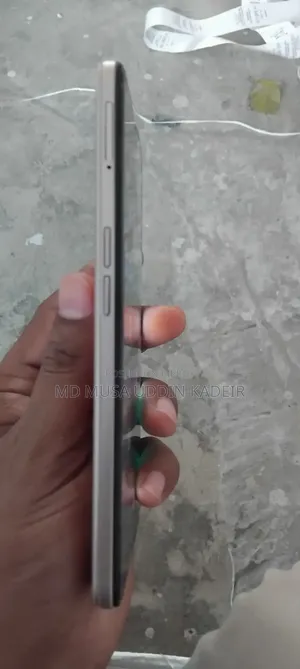 ওপ্পো এফ১৭ ১২৮ জিবি অরেঞ্জ