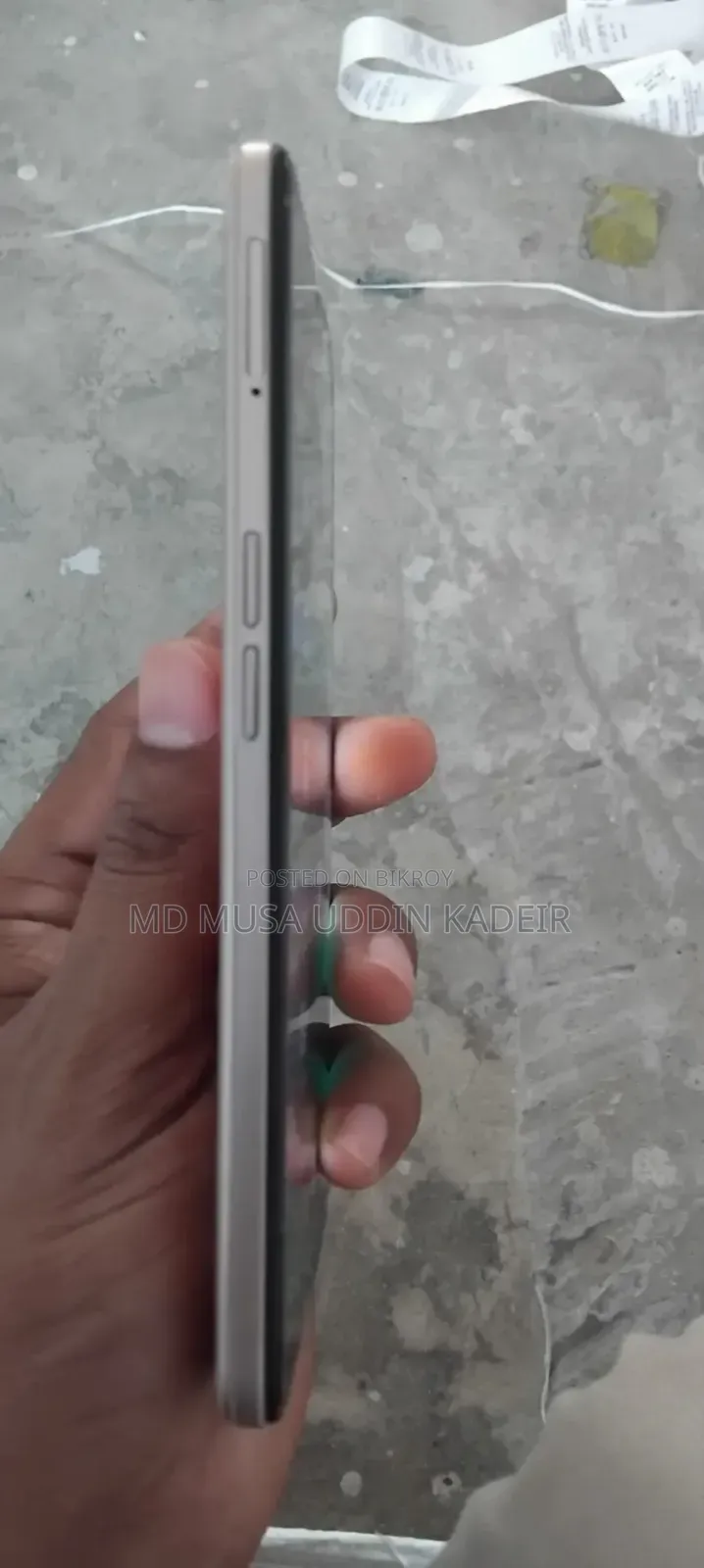 ওপ্পো এফ১৭ ১২৮ জিবি অরেঞ্জ