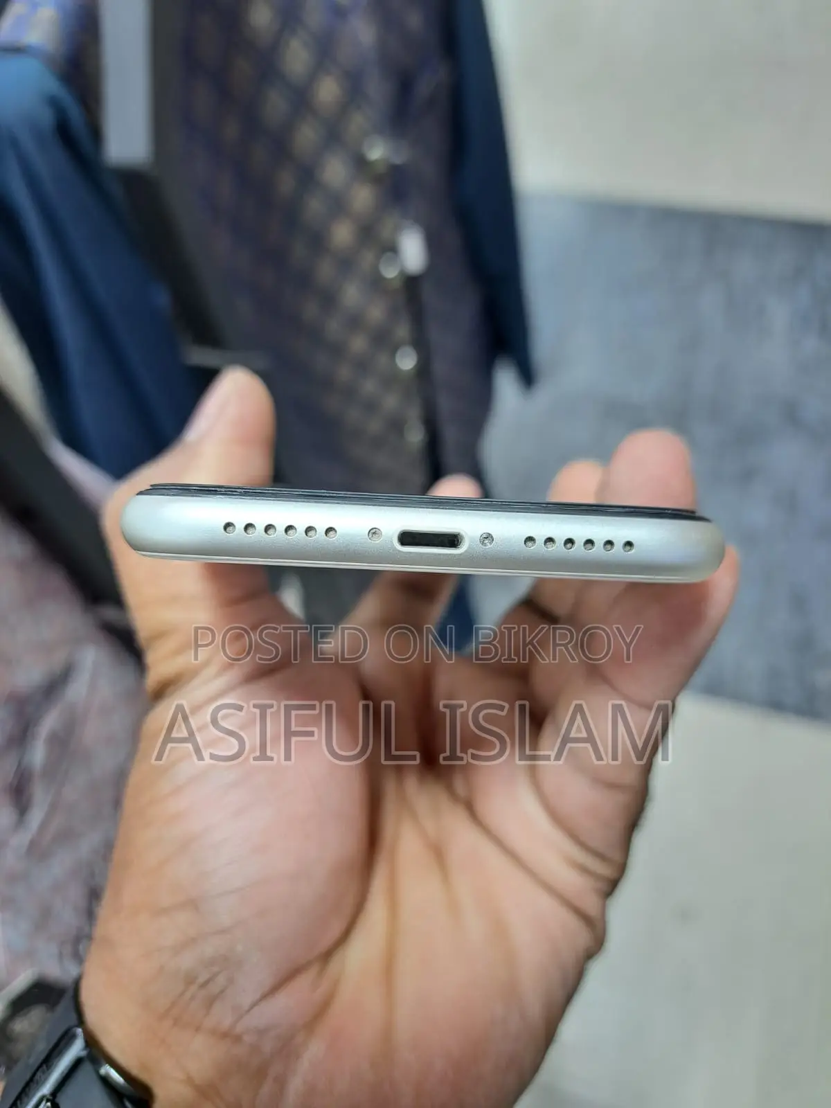 অ্যাপল আইফোন ১১ ১২৮ জিবি হোয়াইট