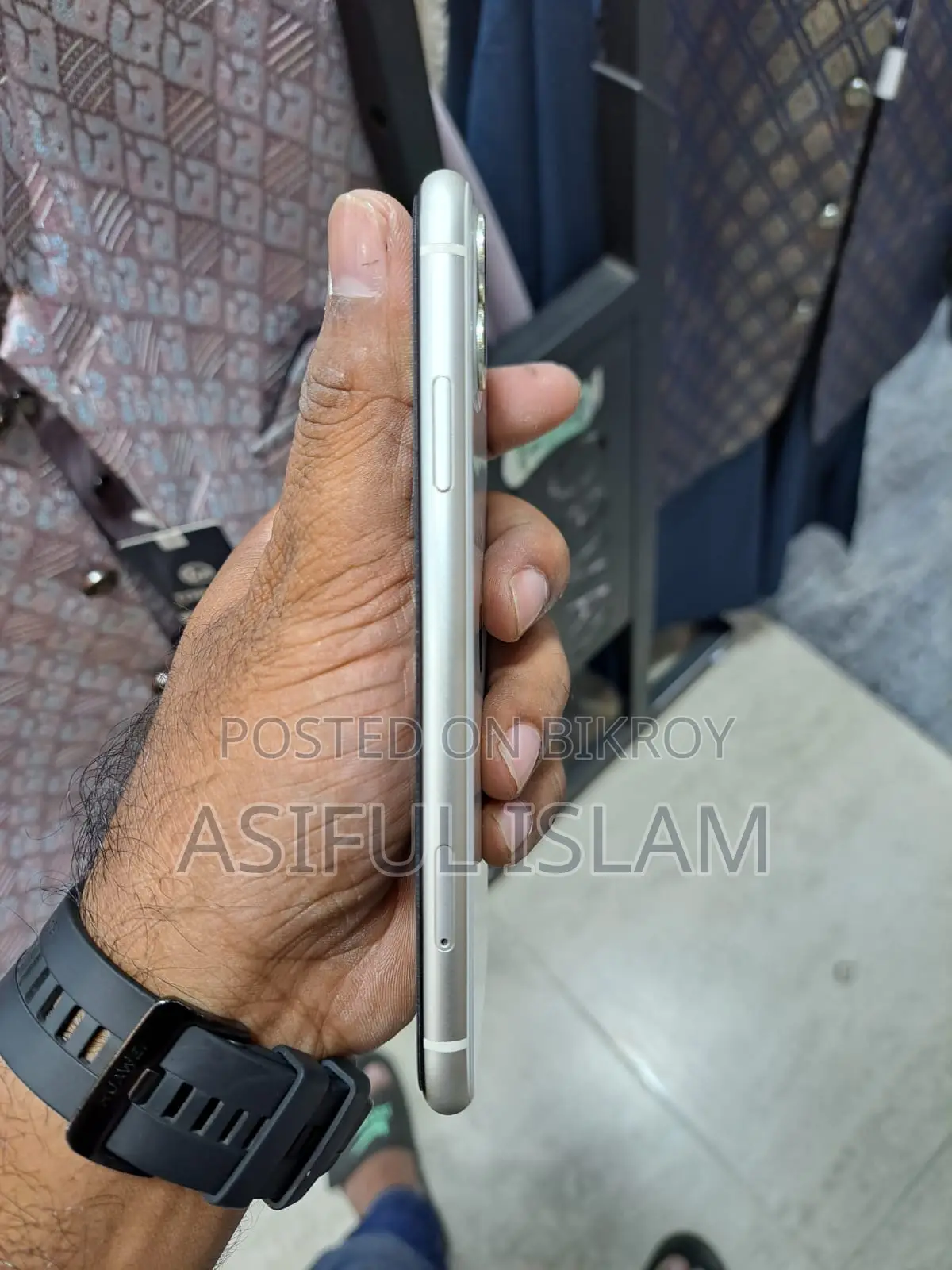 অ্যাপল আইফোন ১১ ১২৮ জিবি হোয়াইট