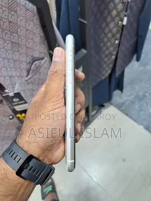 অ্যাপল আইফোন ১১ ১২৮ জিবি হোয়াইট