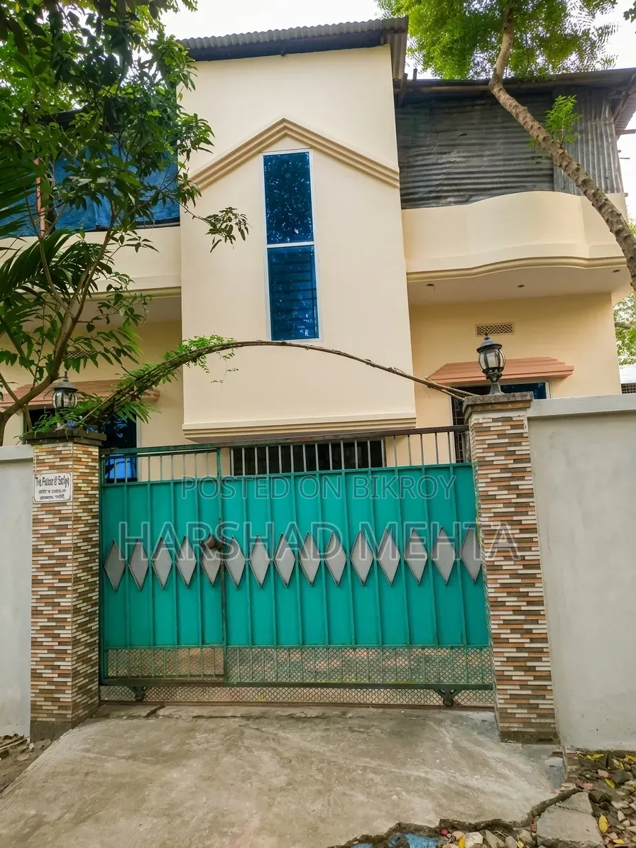 মৌলভীবাজার সদরের সাদিয়ার ঠিকানায় ৪ বেডরুমের বাড়ি বিক্রির জন্য