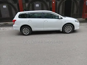 টয়োটা করোলা ফিল্ডার ২০১১ সাদা