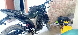 সুজুকি জিক্সার ২০২২ ব্ল্যাক