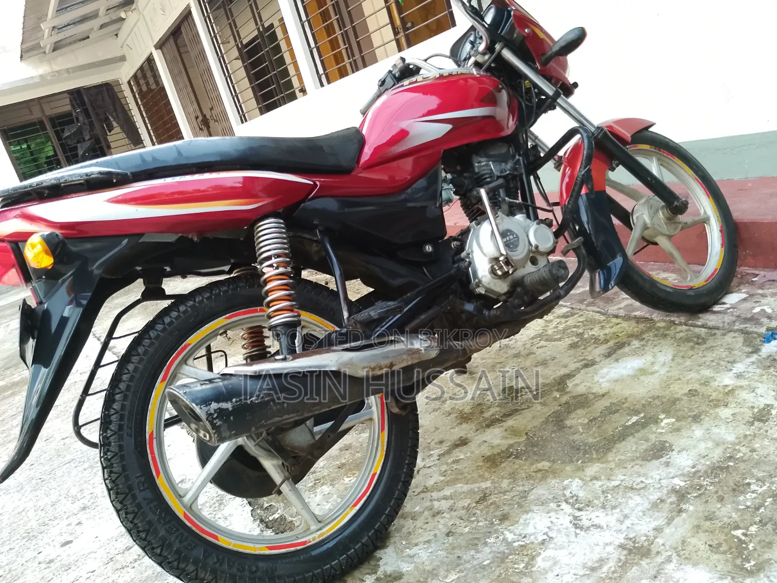 বাজাজ প্লাটিনা ১০০ ২০১৯ রেড