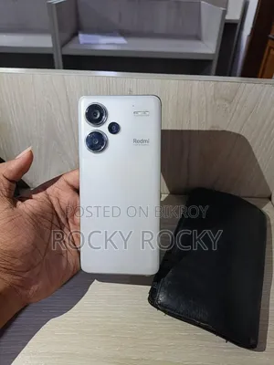 শাওমি রেডমি নোট ১৩ প্রো প্লাস ২৫৬ জিবি হোয়াইট