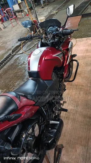 Yamaha Fazer V1 2011 Red