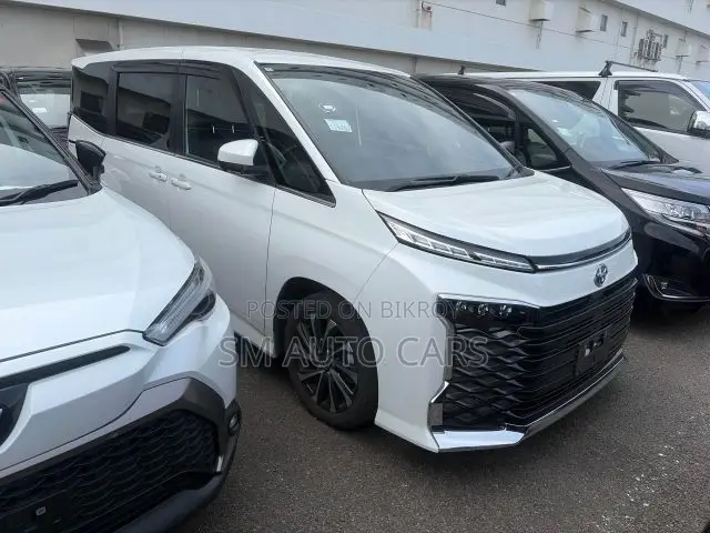 Toyota Voxy Hybrid S-G 2WD 8-Seater 2022 Pearl