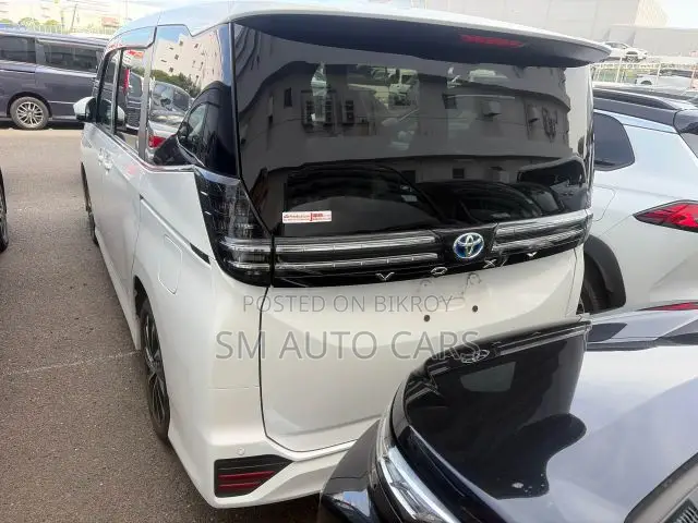 Toyota Voxy Hybrid S-G 2WD 8-Seater 2022 Pearl