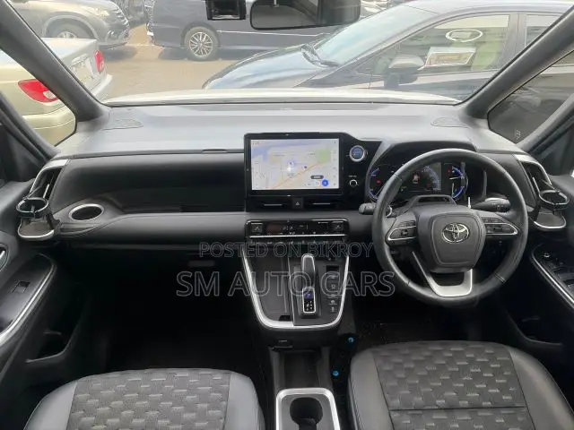 Toyota Voxy Hybrid S-G 2WD 8-Seater 2022 Pearl