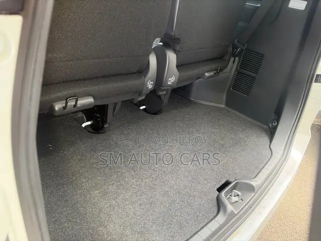 Toyota Voxy Hybrid S-G 2WD 8-Seater 2022 Pearl