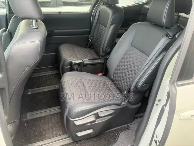 Toyota Voxy Hybrid S-G 2WD 8-Seater 2022 Pearl
