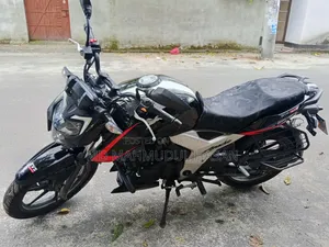 টিভিএস অ্যাপাচি ১৬০ ৪ভি ২০২২ কালো