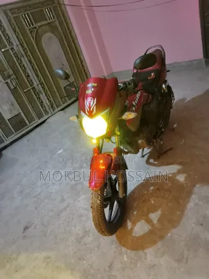 হিরো হাঙ্ক ২০১২ লাল