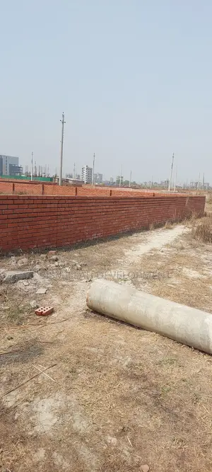 5 Katha Land Sale P-Block South Face @ Bashundhara R/A