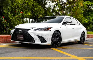 Lexus ES 300H FWD 2019 White
