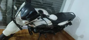 হিরো হাংক ২০১৮ সাদা