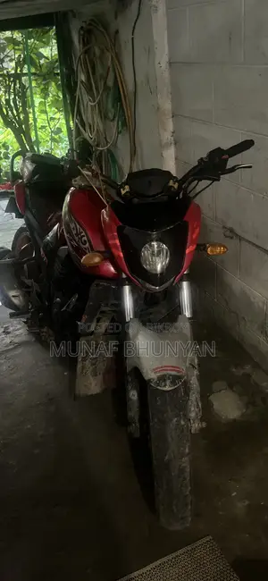 ইয়ামাহা এফজেড ২০১৬ রেড